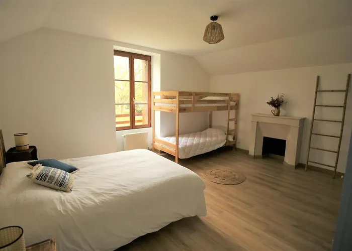 Groupe Chateau De La Pinais